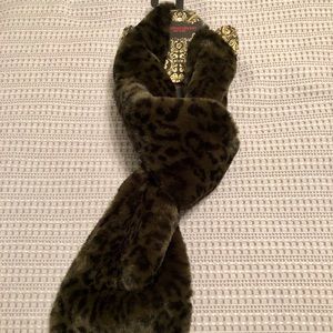 Faux Fir Leopard Print Scarf